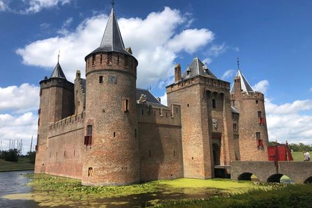Amsterdam castle and Utrecht city private tour
