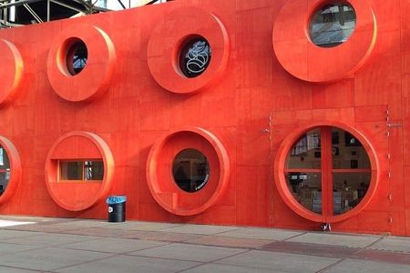 Privately guided tour of contemporary Amsterdam Noord by bike