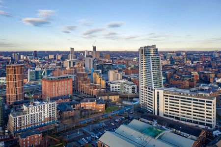 Private walking tour of Leeds