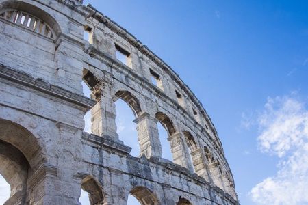 Guided tour of Pula with Arena visit