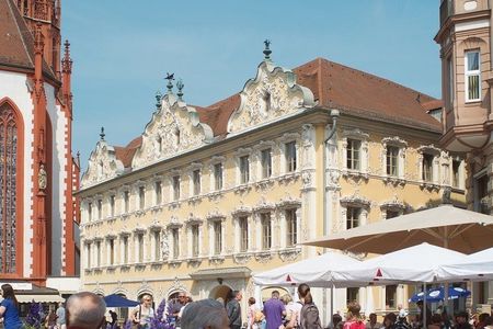 Würzburg guided city tour with local wine present