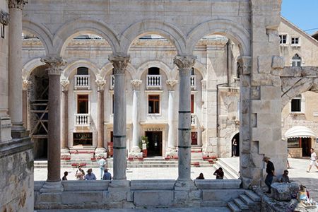 Split old city and Diocletian's Palace early bird walking tour