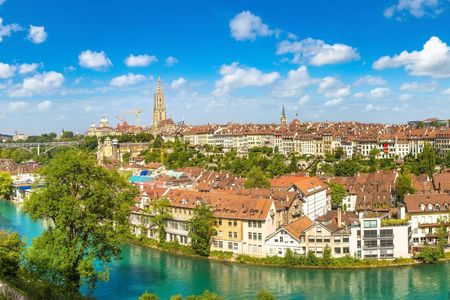 Top photo spots of Bern walking tour with a local