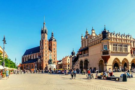 Day tour to Kraków and Auschwitz-Birkenau by train from Warsaw