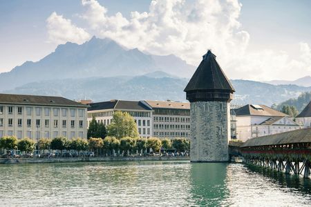 Art and culture walking tour of Lucerne with a local