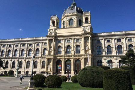 Vienna private walking tour with the State Opera