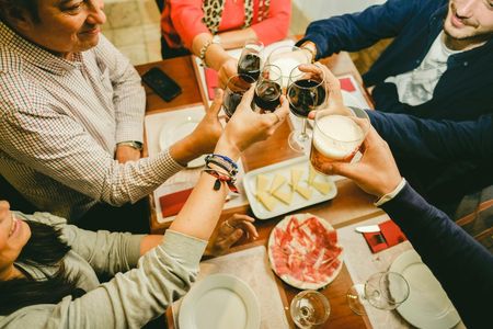 Jewish quarter tour with tapas and wine cellar tour in Seville