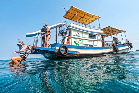 Boat tour to the  bays of Koh Tao island with light meal