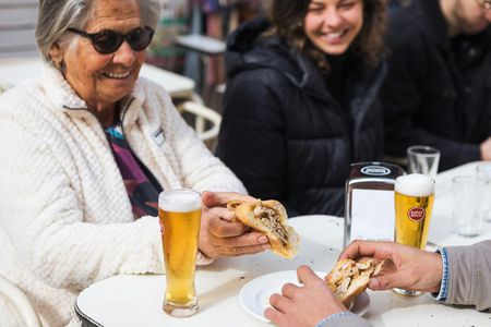 Food tour in Lisbon with exclusive tasting in a tasca tavern