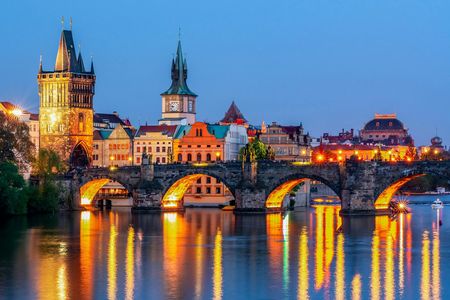 Cruise Tour in Prague with Dinner