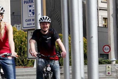 3 hour small group bike sightseeing tour in Prague