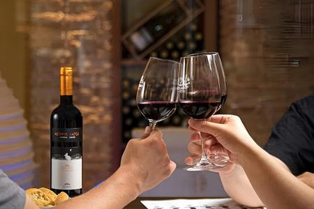 Guided tour of the Douloufakis Winery with estate-crafted wine tasting