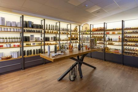 Olive oil and Cretan flavors tasting with guided tour and lunch