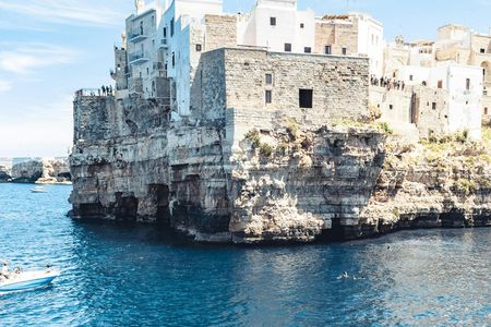 Interactive city discovery adventure game in Polignano
