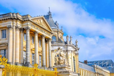 Versailles Palace guided visit from Paris and optional Gardens