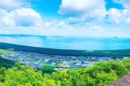 Private charter bus day trip to Karatsu with lunch