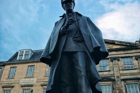 Sherlock Holmes-themed guided tour in Edinburgh