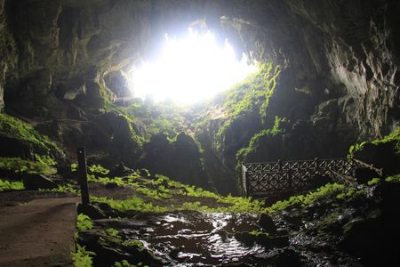 Bau Country town with Fairy cave, Rock maze and Wind cave tour