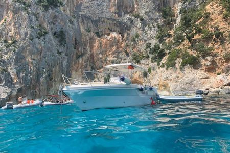 Speedboat Trip to Gulf of Orosei with Aperitif from Cala Gonone