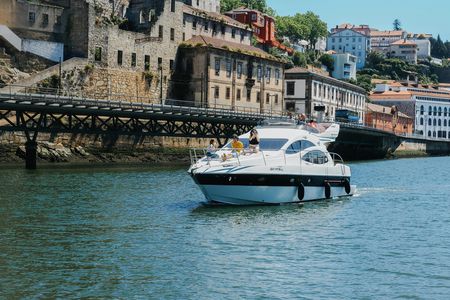 Private yacht cruise on the Douro River