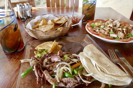 Dinner Experience With a Local Family in Playa del Carmen