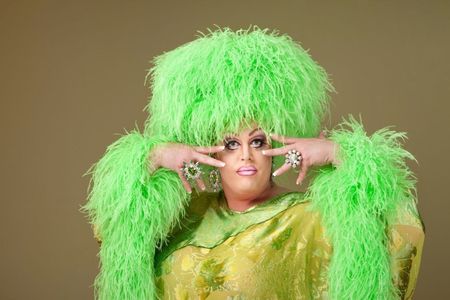 Savannah Drag Queen pub crawl tour