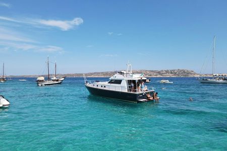 La Maddalena Archipel motor boat tour with swimming stop