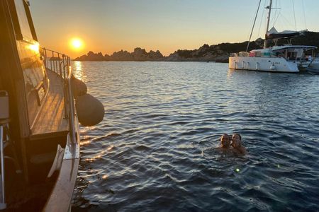 Maddalena Archipel sunset cruise with dinner from Palau