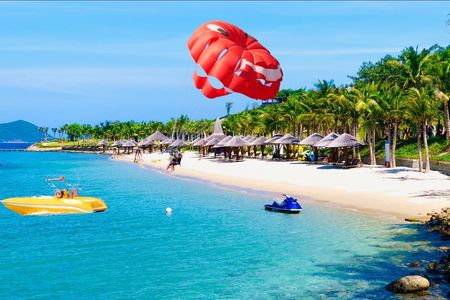 Nha Trang island hopping and parasailing tour