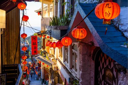 Jiufen and Shifen private day-tour from Taipei