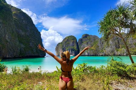 Sunrise Koh Phi Phi speedboat tour with Maya Bay and snorkeling