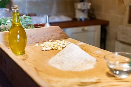 Private cooking class and farmer's lunch in a cave in Matera
