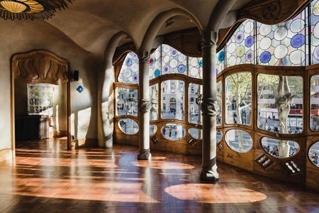 Complete Gaudí tour with Park Güell, Casa Batlló and Sagrada Familia