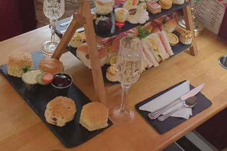 Edinburgh afternoon tea with gin
