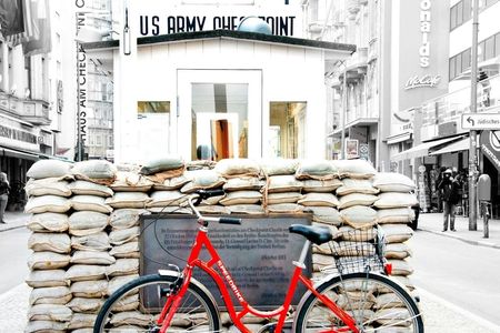 Third Reich and Berlin Wall guided bike tour