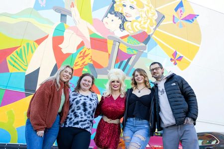 Discover Nashville tour of music, history and stories with a van