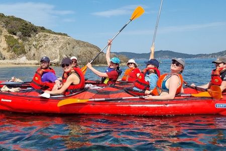 Lunchtime kayak guided tour from Bandol to Calanque