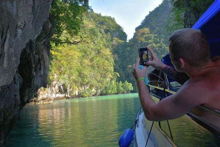 Private Speedboat Tour to Hong Island from Krabi