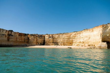 1-hour private boat tour to Benagil Cave, hidden caves and beaches