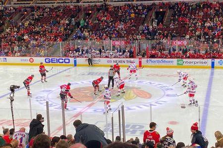 Chicago Blackhawks NHL game ticket at United Center