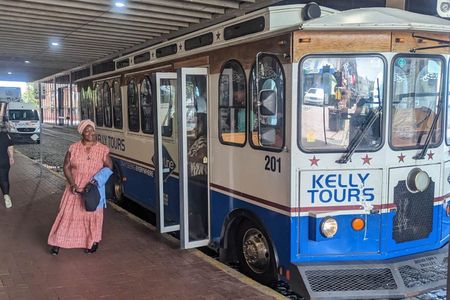 Savannah Gullah Geechee bus tour and lunch