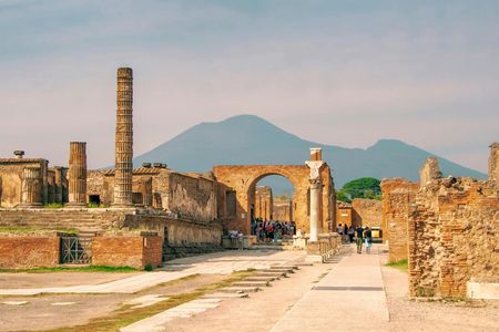 Pompeii and Amalfi full-day audioguided tour from Naples