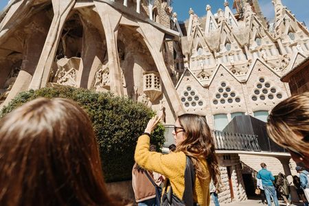 Sagrada Familia skip-the-line ticket and guided tour for a small group