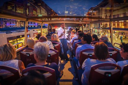 Evening sightseeing tour by bus in Berlin