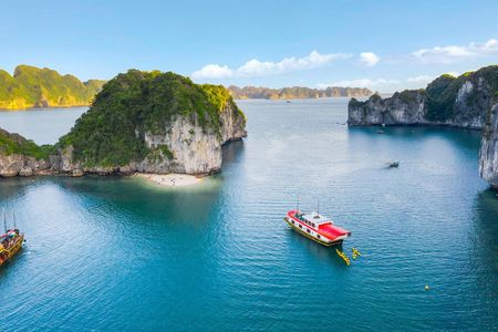 2-day 1-night Lan Ha Bay adventure tour from Cat Ba Town