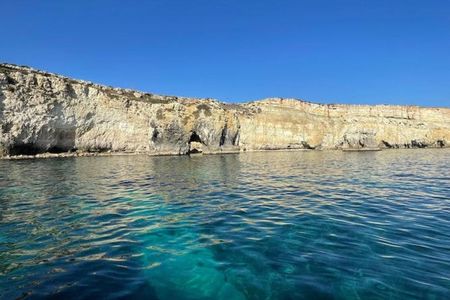 Ortigia Island and sea caves 2-hour boat tour with aperitif