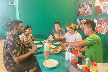 Evening food tour in Phnom Penh