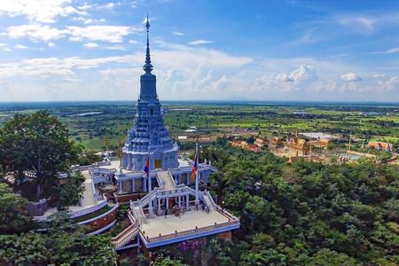 Phnom Oudong & Koh Chen Village guided tour with lunch