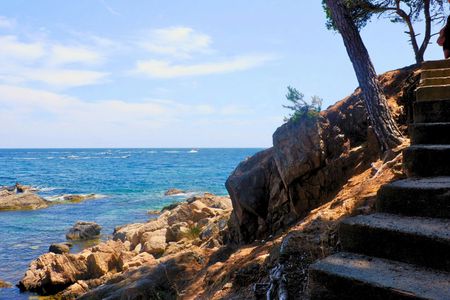 Costa Brava day trip from Barcelona with hiking and snorkelling