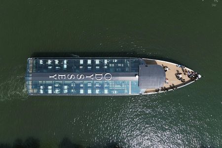 Premium Chicago brunch on the Odyssey
